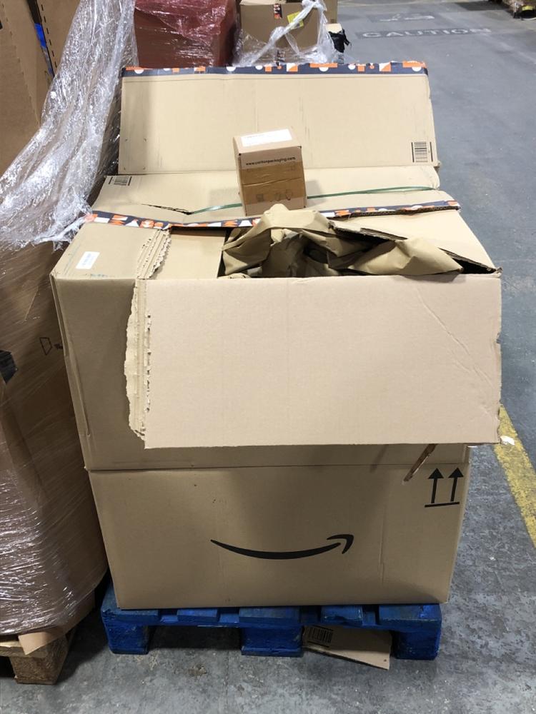 Lot 820  
            Chesterfield SR40 - Collection or Optional Delivery Available 

                
PALLET OF ASSORTED ITEMS TO INCLUDE PALLET OF PLAIN WHITE LABELS (LOCATION: SR41)