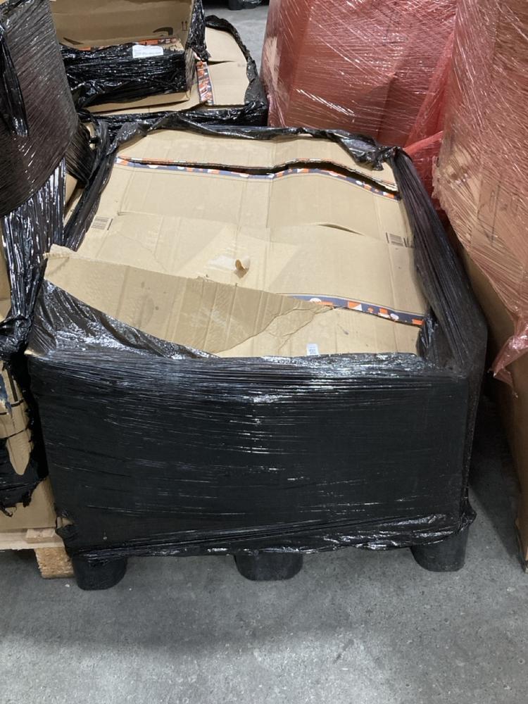 Lot 836  
            Chesterfield SR40 - Collection or Optional Delivery Available 

                
PALLET OF ASSORTED ITEMS TO INCLUDE BORN IN 1974 GIFT CARD (LOCATION: SR41)