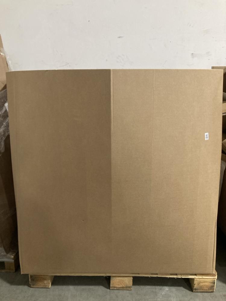 Lot 892  
            Chesterfield SR40 - Collection or Optional Delivery Available 

                
PALLET OF ASSORTED ITEMS TO INCLUDE SMALL TREE IN GREY (LOCATION: SR42)