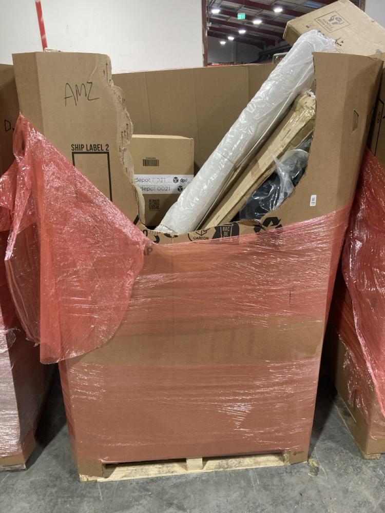 Lot 946  
            Chesterfield SR40 - Collection or Optional Delivery Available 

                
PALLET OF ASSORTED ITEMS TO INCLUDE LARGE BOOKCASE (LOCATION: SR42)