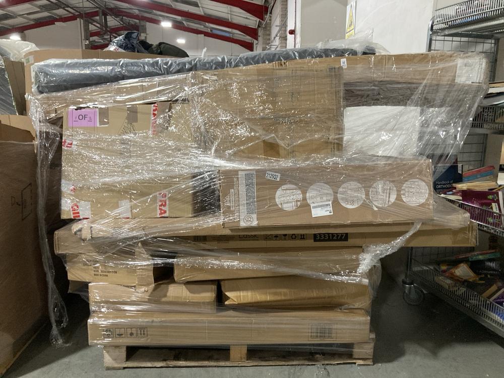 Lot 972  
            Chesterfield SR40 - Collection or Optional Delivery Available 

                
PALLET OF ASSORTED ITEMS TO INCLUDE BARBIE DREAMHOUSE (LOCATION: SR42)