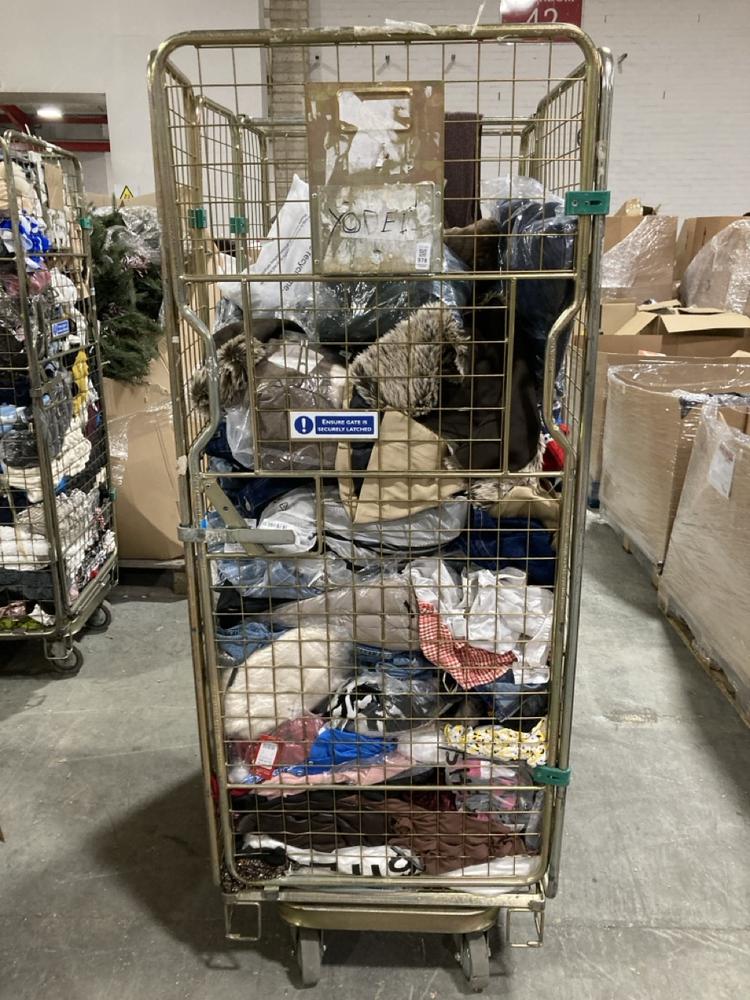 Lot 978  
            Chesterfield SR40 - Collection 

                
CAGE OF ASSORTED CLOTHING TO INCLUDE MARVEL SWEATER SIZE 7-8 YRS (COLLECTION ONLY...