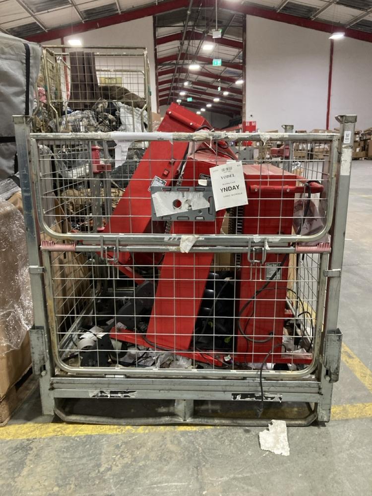 Lot 980  
            Chesterfield SR40 - Collection or Optional Delivery Available 

                
PALLET OF ASSORTED ITEMS TO INCLUDE CLARKE INFRARED HEATER (LOCATION: SR42)