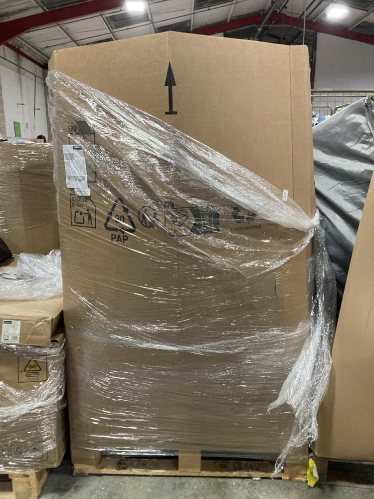 Lot 982  
            Chesterfield SR40 - Collection or Optional Delivery Available 

                
PALLET OF ASSORTED ITEMS TO INCLUDE KIDS PUNCHING BAG BASE (LOCATION: SR42)