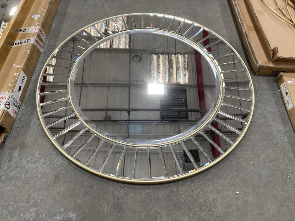 Lot 130  
            Chesterfield SR36 - Collection 

                
FV TALIA MIRROR 1000X15X1000MM - ITEM NO. 962905 (LOCATION: SR36 A5)