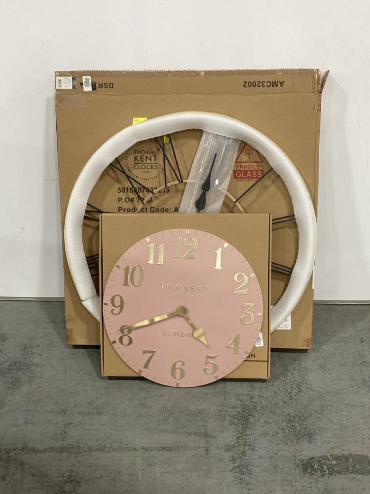 Lot 16  
            Chesterfield SR36 - Collection 

                
SUMMER HOUSE GRAND CLOCK COPPER 32IN - ITEM NO. 433239 - ORIGINAL RRP £120 TO INC...