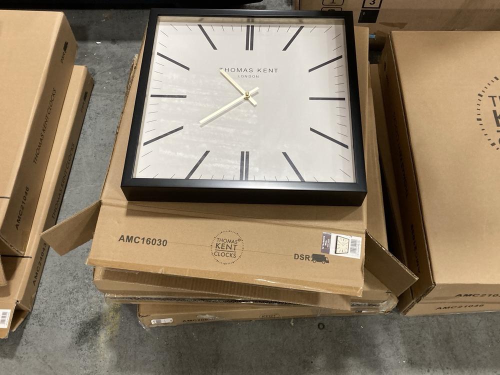 Lot 181  
            Chesterfield SR36 - Collection or Optional Delivery Available 

                
4 X ASSORTED ITEMS TO INCLUDE 16 INCH GARRICK CLOCK IN WHITE (LOCATION: SR36 A4)