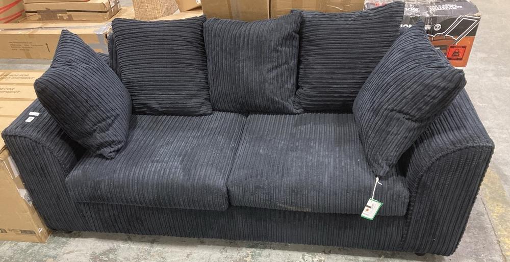 Lot 207  
            Chesterfield SR36 - Collection or Optional Delivery Available 

                
2.5 SEATER SOFA IN NAVY (LOCATION: SR36 A3)