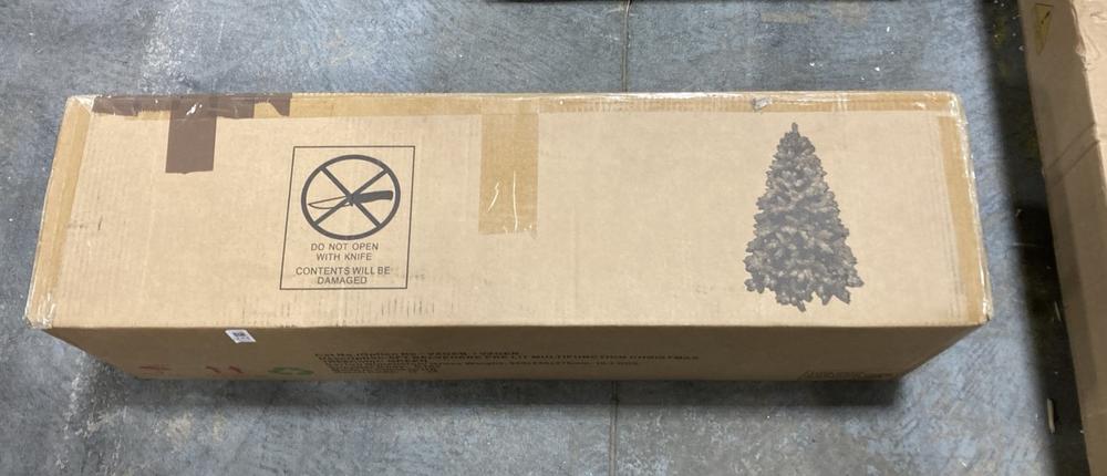 Lot 244  
            Chesterfield SR36 - Collection or Optional Delivery Available 

                
6FT BELVERDE PRE LIT MULTI FUNCTION CHRISTMAS TREE IN GREEN (LOCATION: SR36 A2)