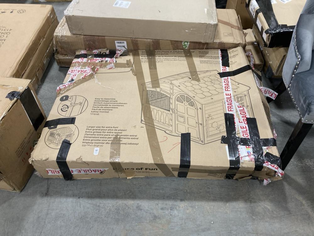 Lot 261  
            Chesterfield SR36 - Collection or Optional Delivery Available 

                
PALPLAY HOUSE OF FUN OUTDOOR PLAYHOUSE (LOCATION: SR36 A2)