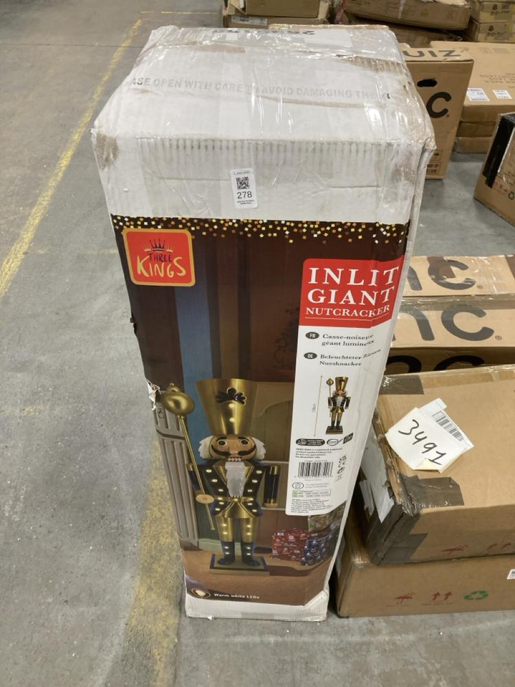 Lot 278  
            Chesterfield SR36 - Collection or Optional Delivery Available 

                
THREE KINGS IN GIANT NUTCRACKER DECORATION (LOCATION: SR36 A2)