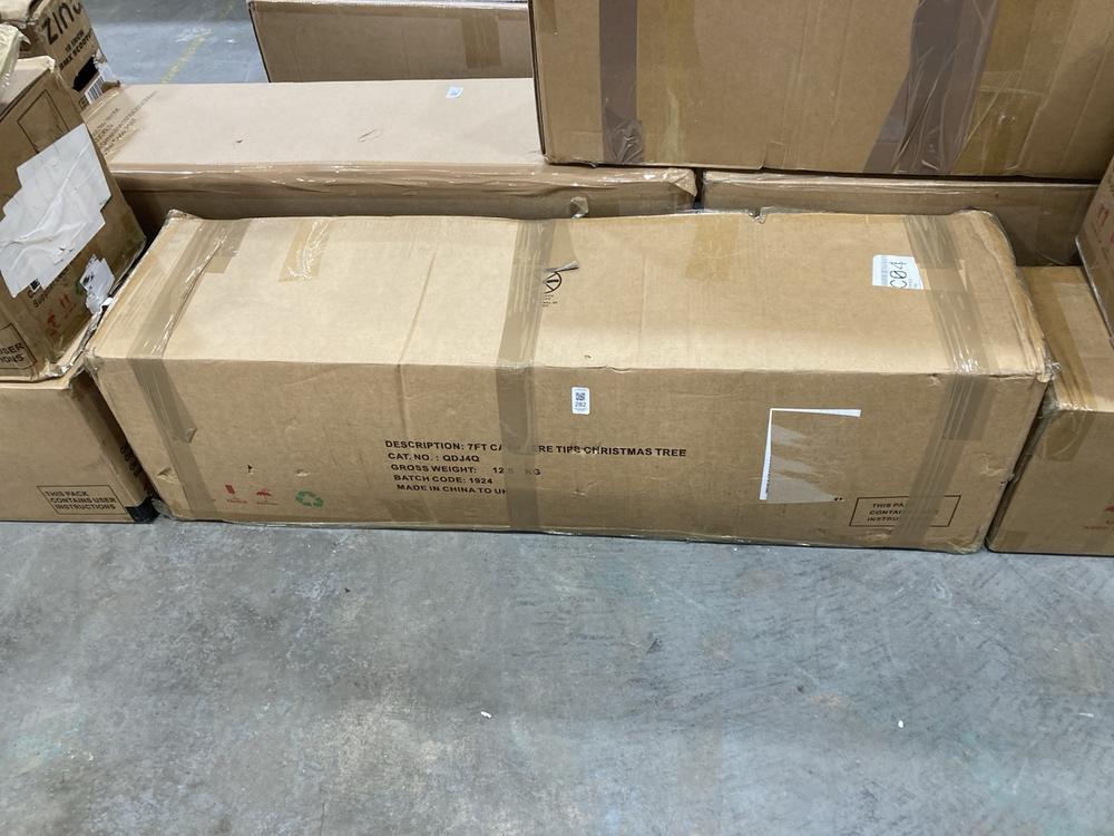 Lot 282  
            Chesterfield SR36 - Collection or Optional Delivery Available 

                
7FT CASHMERE TIPS CHRISTMAS TREE (LOCATION: SR36 A2) (QDJ4Q)