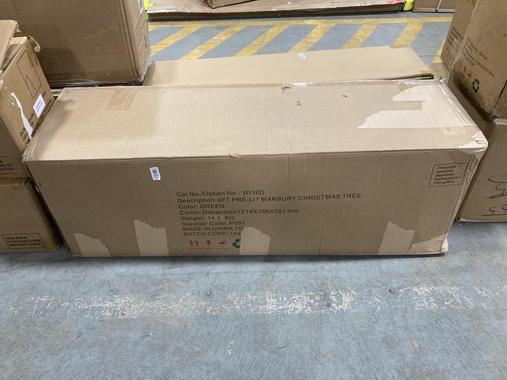 Lot 300  
            Chesterfield SR36 - Collection or Optional Delivery Available 

                
6FT PRE LIT MARBURY CHRISTMAS TREE IN GREEN - ORIGINAL RRP £220 (LOCATION: SR36 A...