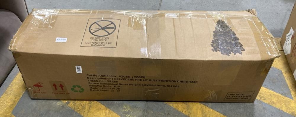 Lot 305  
            Chesterfield SR36 - Collection or Optional Delivery Available 

                
6FT BELVEDERE PRE LIT MULTI FUNCTION CHRISTMAS TREE IN GREEN (LOCATION: SR36 A2) ...