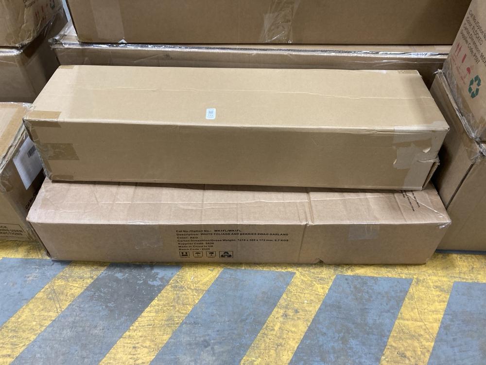 Lot 311  
            Chesterfield SR36 - Collection or Optional Delivery Available 

                
150CM LIT FLOCKED BERRY & PINE CHRISTMAS TREE WITH WHITE WARM LEDS - ORIGINAL RRP...