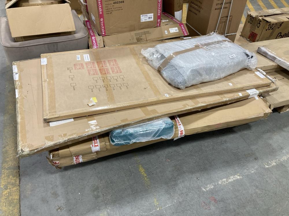 Lot 327  
            Chesterfield SR36 - Collection or Optional Delivery Available 

                
PALLET OF ASSORTED ITEMS TO INCLUDE FULL LENGTH LEANER WALL MIRROR IN SILVER (LOC...