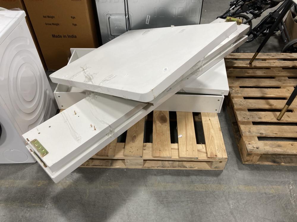 Lot 370  
            Chesterfield SR36 - Collection or Optional Delivery Available 

                
DFS 2 DRAWER IN WHITE GLOSS FINISH (LOCATION: SR36 A1)