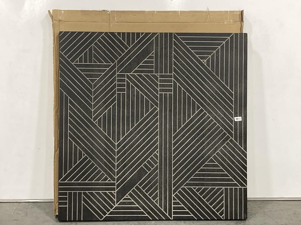 Lot 38  
            Chesterfield SR36 - Collection 

                
KAKUDA WALL ART 1000X30X1000MM - ITEM NO. 411625 - ORIGINAL RRP £191.95 (COLLECTI...