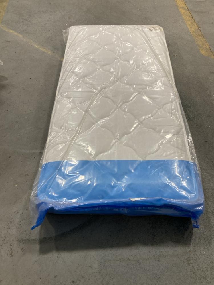 Lot 400  
            Chesterfield SR36 - Collection or Optional Delivery Available 

                
90 X 190 CM MATTRESS IN WHITE (LOCATION: SR36 B1)