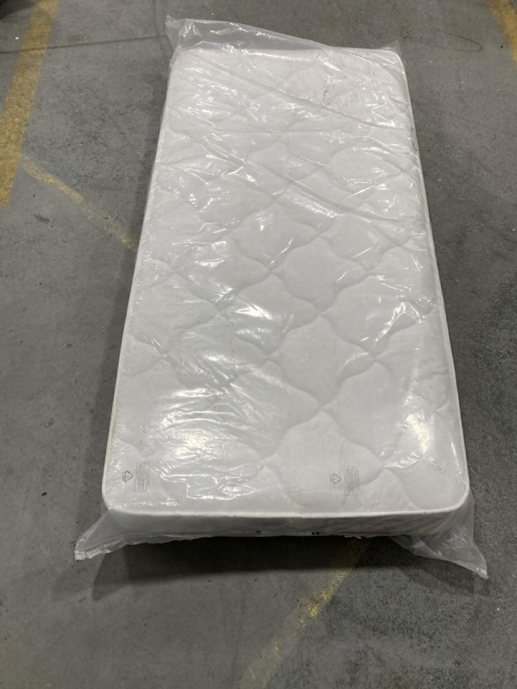 Lot 406  
            Chesterfield SR36 - Collection or Optional Delivery Available 

                
90 X 190 CM MATTRESS IN WHITE (LOCATION: SR36 B1)
