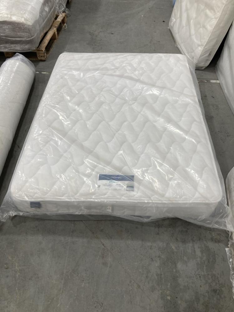 Lot 421  
            Chesterfield SR36 - Collection or Optional Delivery Available 

                
150 X 200 CM MATTRESS IN WHITE WITH MATTRESS TOPPER (LOCATION: SR36 B1)
