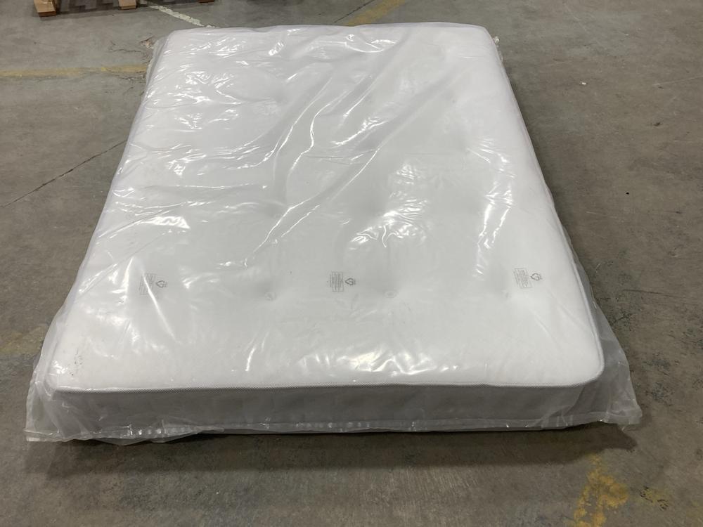 Lot 427  
            Chesterfield SR36 - Collection or Optional Delivery Available 

                
135 X 190 CM MATTRESS IN WHITE / GREY (LOCATION: SR36 B1)
