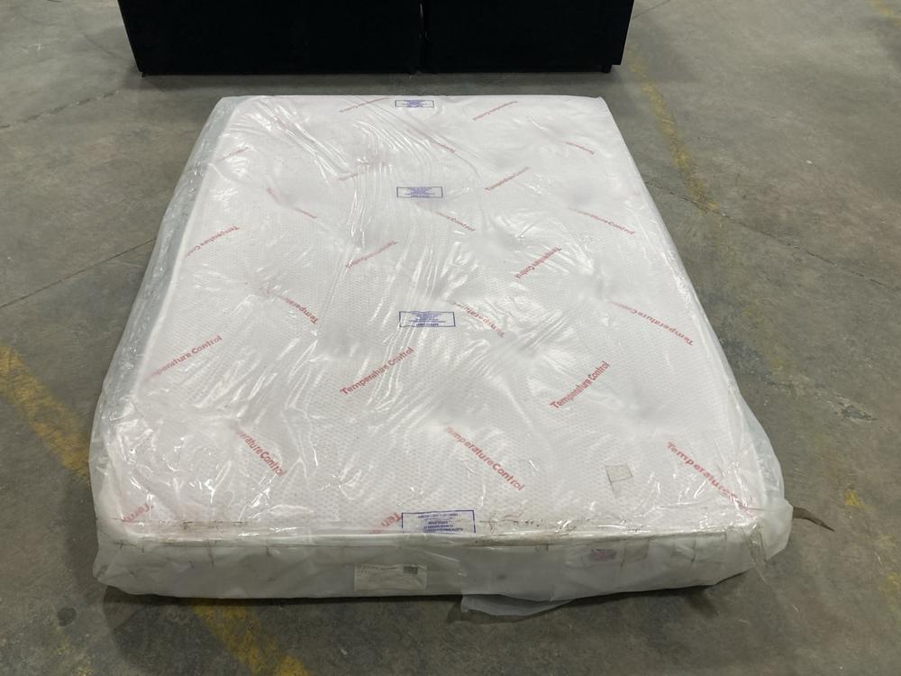 Lot 430  
            Chesterfield SR36 - Collection or Optional Delivery Available 

                
140 X 200 CM MATTRESS IN WHITE (LOCATION: SR36 B1)