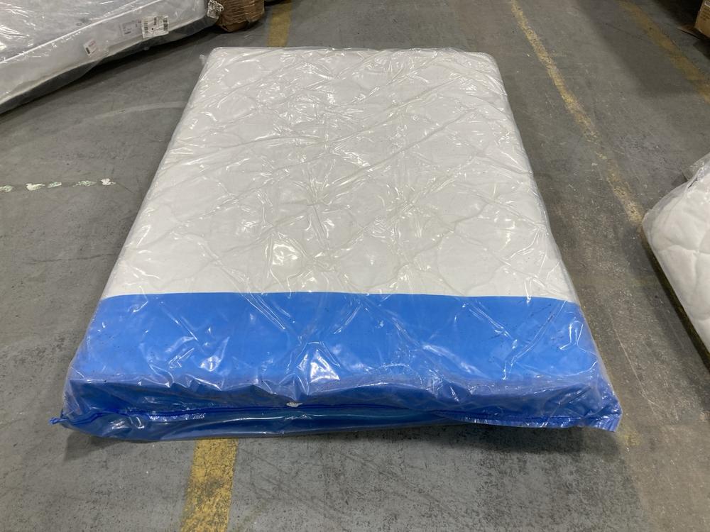 Lot 444  
            Chesterfield SR36 - Collection or Optional Delivery Available 

                
135 X 190 CM MATTRESS IN WHITE (LOCATION: SR36 B1)