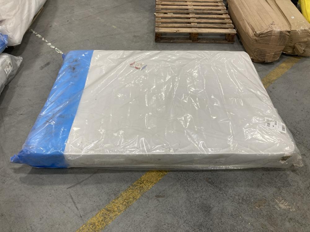 Lot 445  
            Chesterfield SR36 - Collection or Optional Delivery Available 

                
135 X 190 CM MATTRESS IN WHITE (LOCATION: SR36 B1)