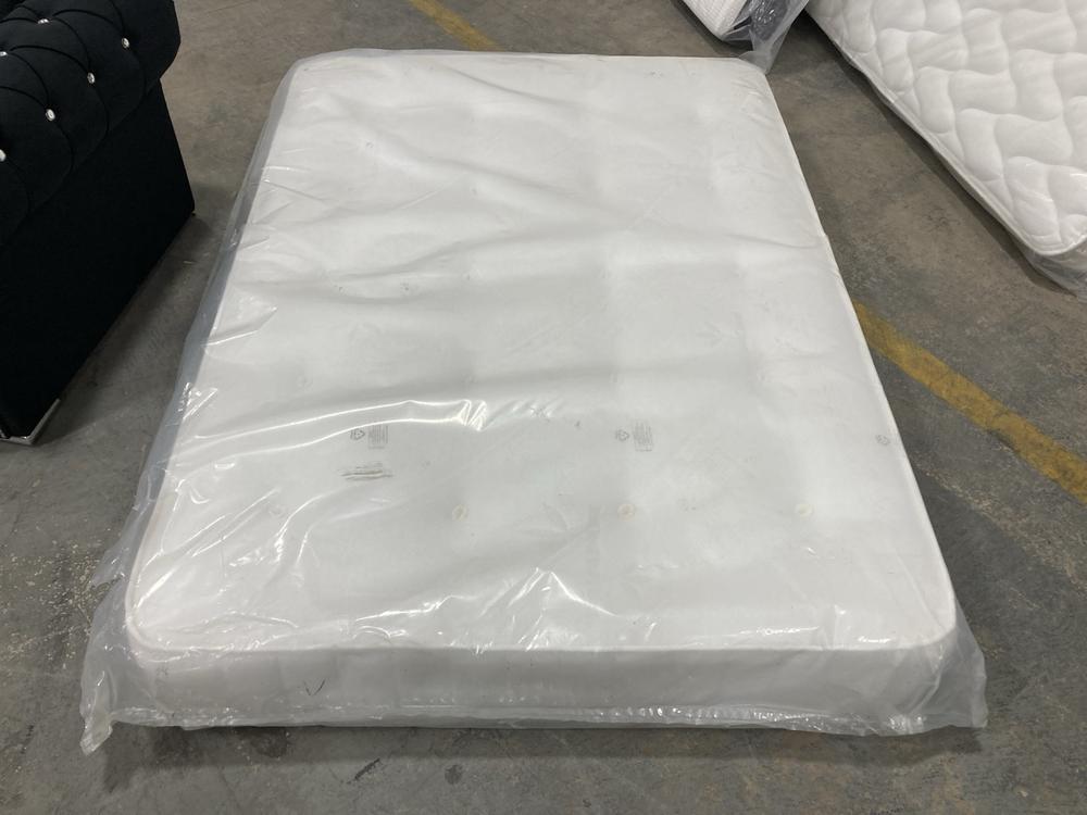 Lot 481  
            Chesterfield SR36 - Collection or Optional Delivery Available 

                
135 X 190 CM MATTRESS IN WHITE (LOCATION: SR36 B1)