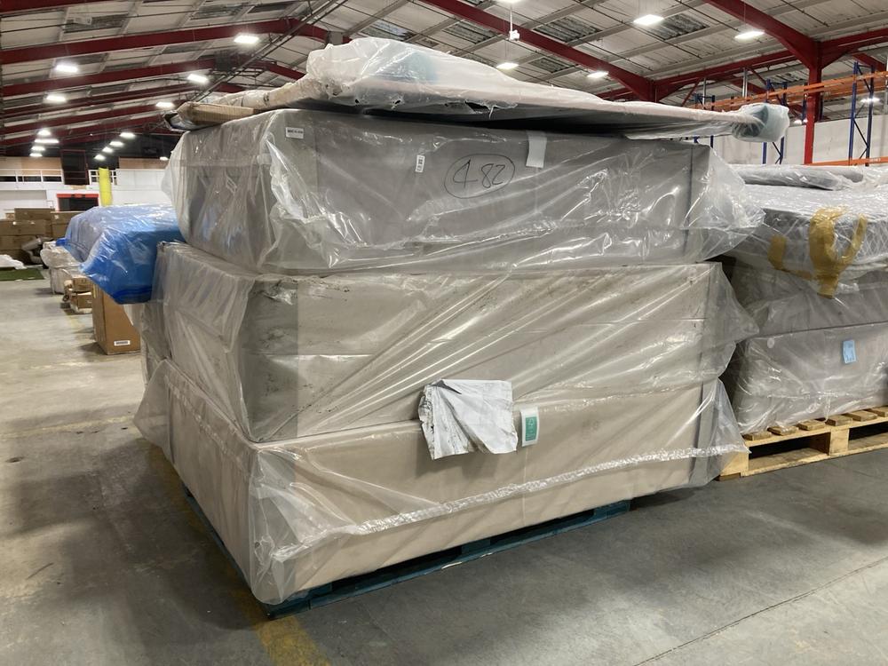 Lot 482  
            Chesterfield SR36 - Collection or Optional Delivery Available 

                
PALLET OF ASSORTED BED PARTS TO INCLUDE HEADBOARD IN PINK (LOCATION: SR36 B1)