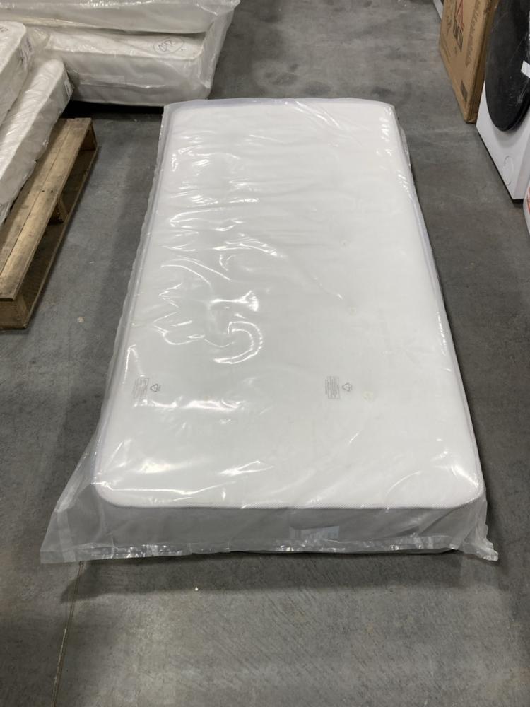 Lot 486  
            Chesterfield SR36 - Collection or Optional Delivery Available 

                
90 X 190 CM MATTRESS IN WHITE / GREY (LOCATION: SR36 B1)