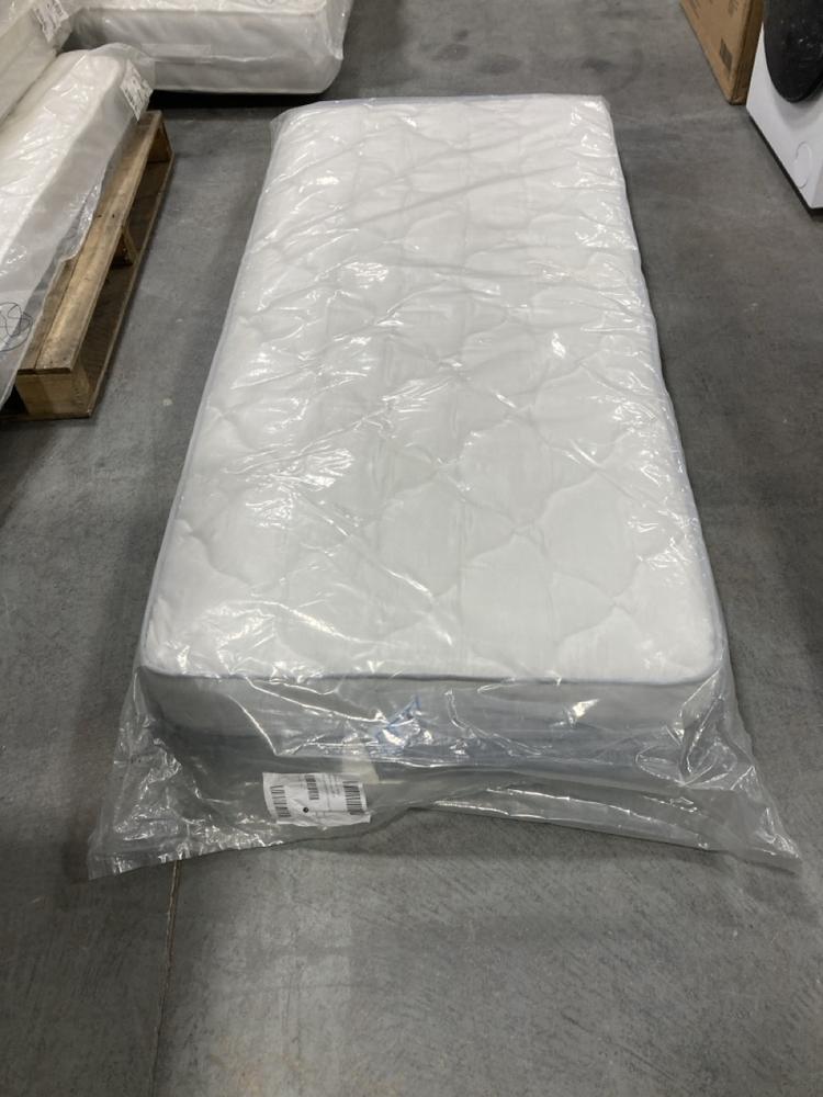Lot 490  
            Chesterfield SR36 - Collection or Optional Delivery Available 

                
90 X 190 CM MATTRESS IN WHITE (LOCATION: SR36 B1)