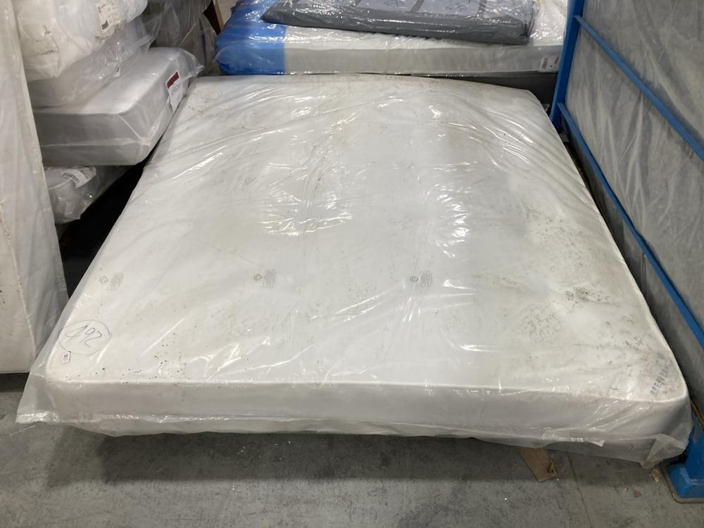Lot 492  
            Chesterfield SR36 - Collection or Optional Delivery Available 

                
180 X 200 CM MATTRESS IN WHITE (LOCATION: SR36 B1)