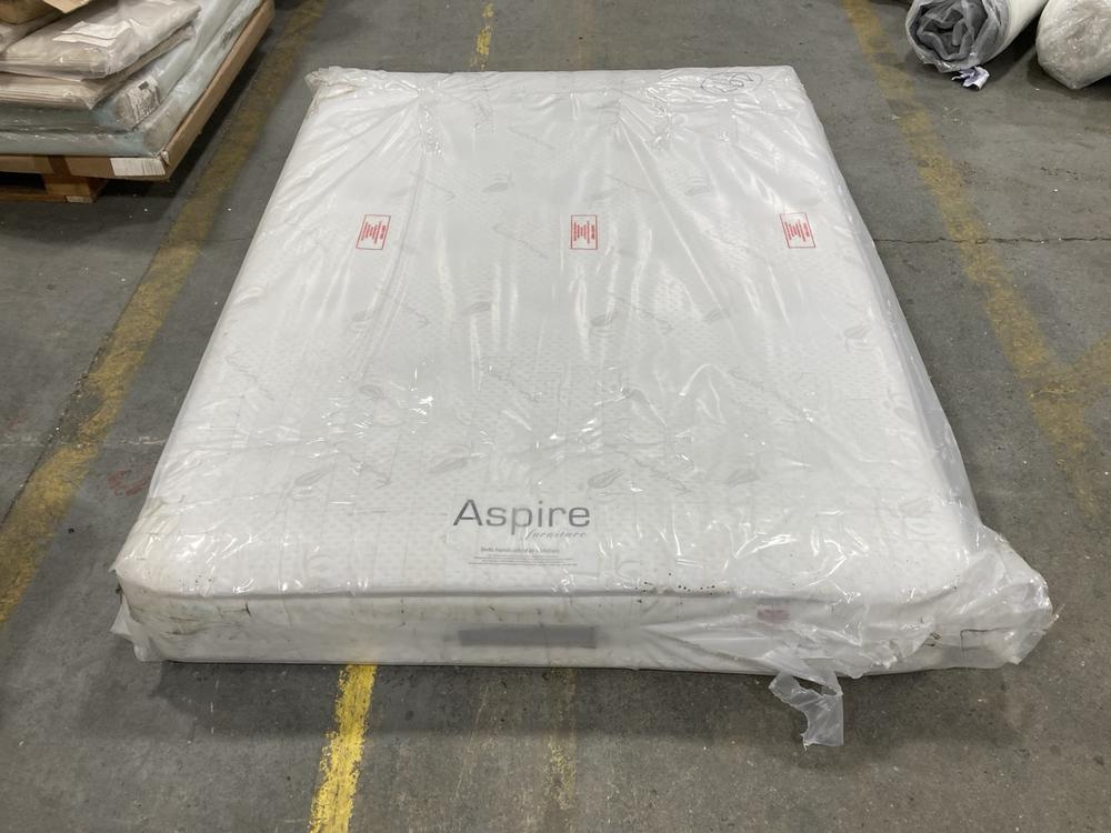 Lot 497  
            Chesterfield SR36 - Collection or Optional Delivery Available 

                
140 X 200CM MATTRESS IN WHITE (LOCATION: SR36 B1)