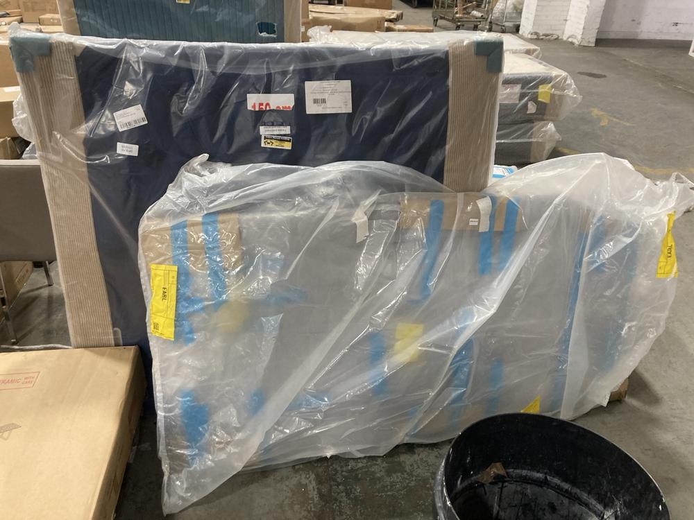 Lot 570  
            Chesterfield SR36 - Collection or Optional Delivery Available 

                
DFS HEADBOARD IN ROYAL BLUE FABRIC TO INCLUDE DFS FOOTBOARD IN LIGHT GREY (LOCATI...