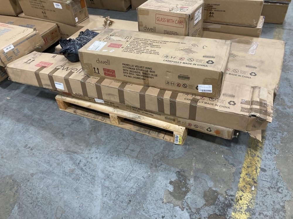 Lot 590  
            Chesterfield SR36 - Collection or Optional Delivery Available 

                
DFS VELVET KING OTTOMAN STORAGE BED IN BLUE ( BOX 1/5 2/5 3/5 4/5 5/5) (BBKSLYVLT...