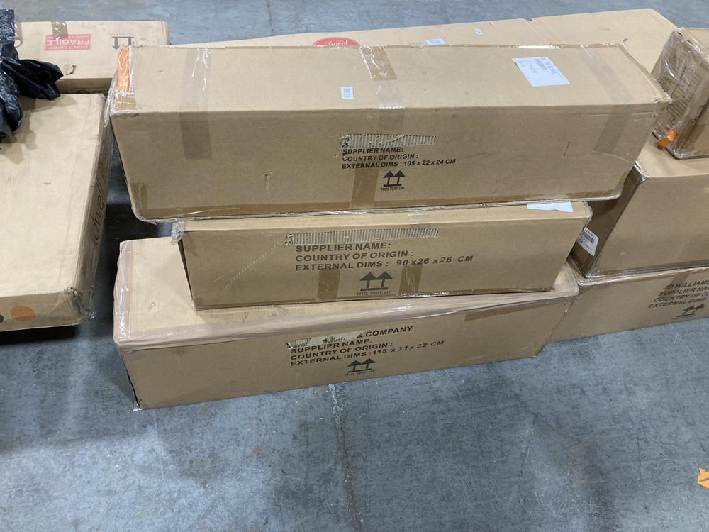 Lot 592  
            Chesterfield SR36 - Collection or Optional Delivery Available 

                
3 X ASSORTED TREES TO INCLUDE 7FT GREY GLITTER TREE (LOCATION: SR36 B5) (GT765)