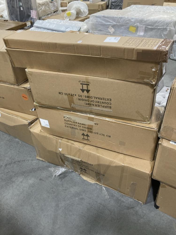 Lot 596  
            Chesterfield SR36 - Collection or Optional Delivery Available 

                
5 X ASSORTED ITEMS TO INCLUDE 7FT PRE LIT ASPEN TREE (LOCATION: SR36 B5) (CT484)