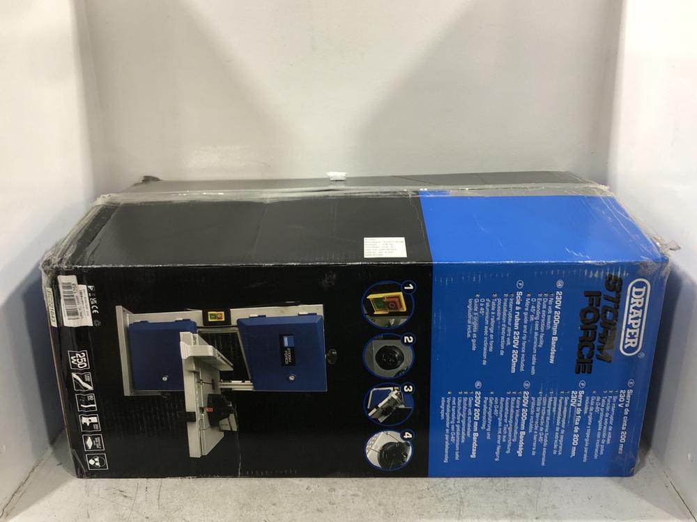 Lot 102  
            Chesterfield SR45 - Parcel Delivery Only 

                
DRAPER STORMFORCE 230V 200MM BANDSAW ORIGINAL RRP £177 (LOCATION: G2)