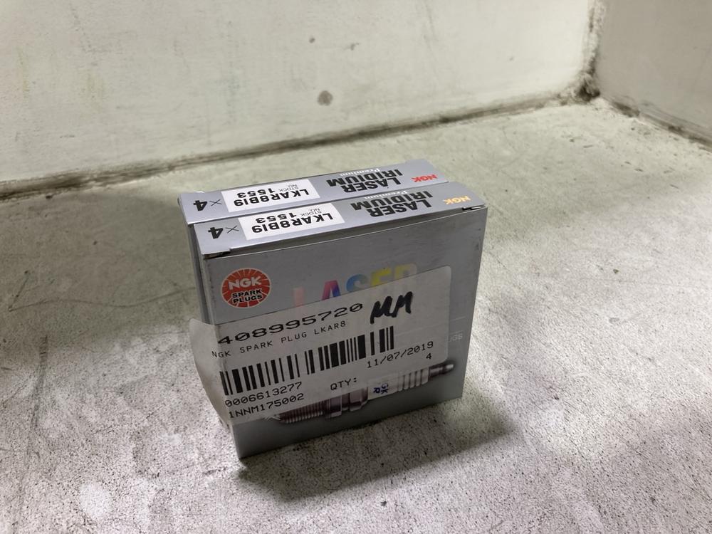 Lot 1059  
            Chesterfield SR45 - Parcel Delivery Only 

                
2 X NGK 1553 PACK OF 4 SPARK PLUGS TOTAL ORIGINAL RRP £112 (LOCATION: J8)