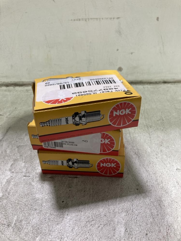 Lot 1065  
            Chesterfield SR45 - Parcel Delivery Only 

                
3 X NGK 2420 PACK OF 10 SPARK PLUGS (LOCATION: J8)