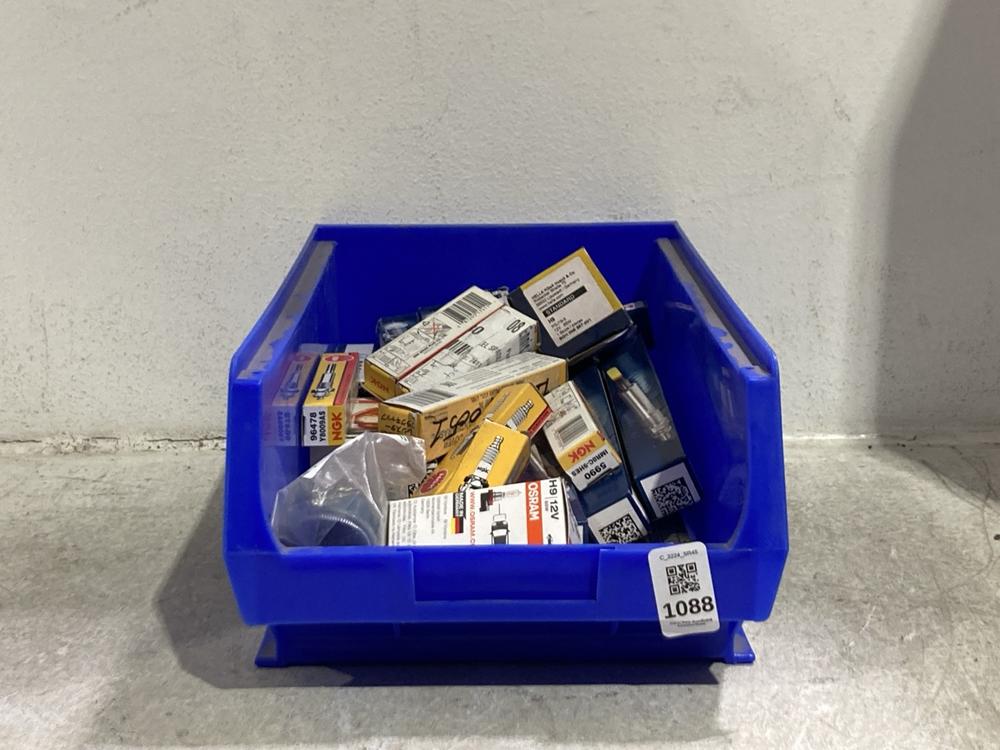 Lot 1088  
            Chesterfield SR45 - Parcel Delivery Only 

                
BOX OF ASSORTED SPARK PLUGS TO INCLUDE NGK SPARK PLUGS (LOCATION: J9)
