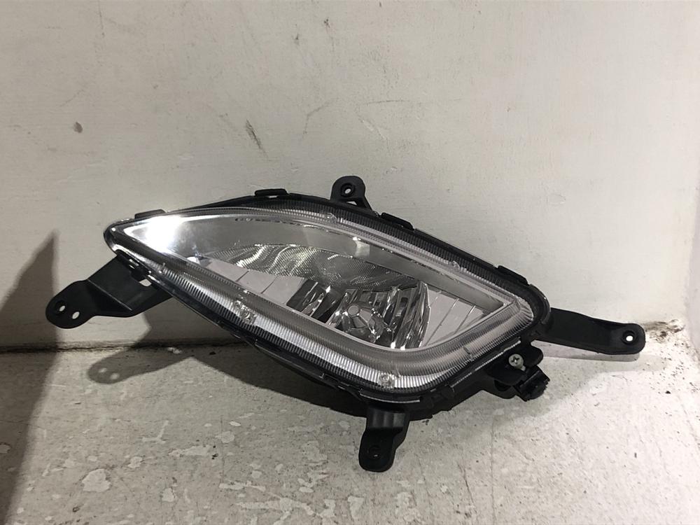 Lot 1110  
            Chesterfield SR45 - Parcel Delivery Only 

                
DEPO LEFT FOG LAMP 221-2039L-UB (LOCATION: J10)