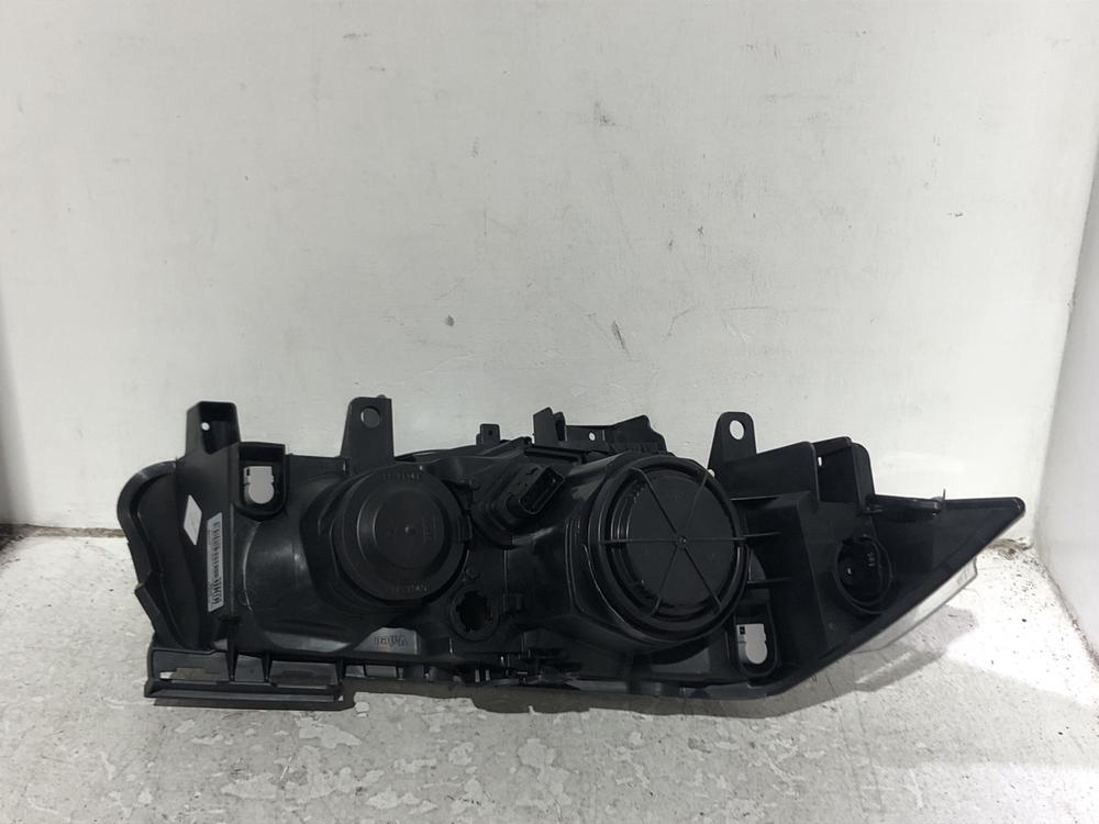 Lot 1113  
            Chesterfield SR45 - Parcel Delivery Only 

                
VALEO LEFT HEADLIGHT 043282 ORIGINAL RRP £165 (LOCATION: J10) - Image 2