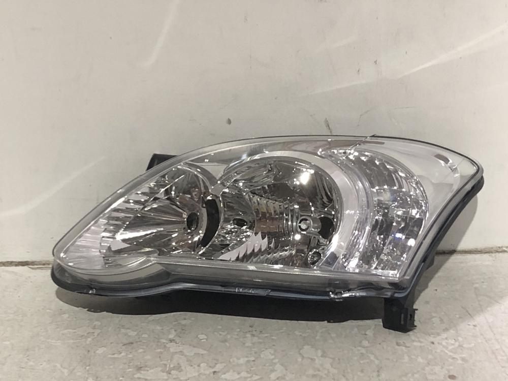 Lot 1114  
            Chesterfield SR45 - Parcel Delivery Only 

                
VALEO LEFT HEADLIGHT 088741 (LOCATION: J10)