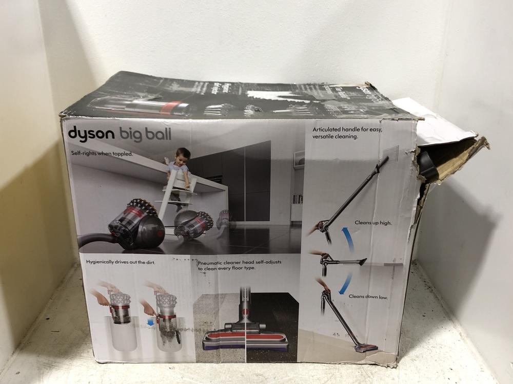 Lot 113  
            Chesterfield SR45 - Parcel Delivery Only 

                
DYSON BIG BALL MULTI-FLOOR CLEANER ORIGINAL RRP £399 (LOCATION: G3)