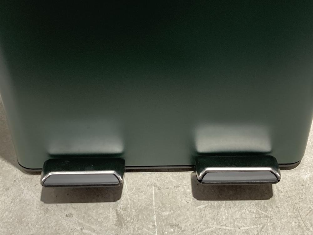 Lot 1146  
            Chesterfield SR45 - Parcel Delivery Only 

                
TOWER FOREST GREEN 40L RECYCLING PEDAL BIN (LOCATION: K1) - Image 2