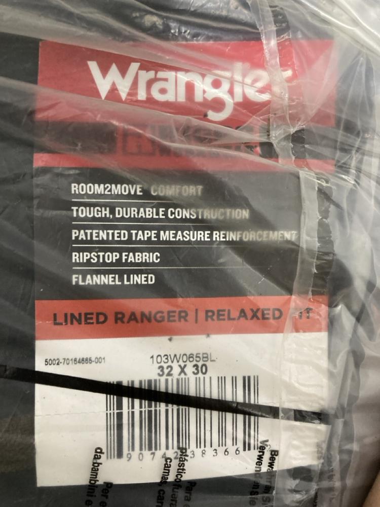 Lot 1163  
            Chesterfield SR45 - Parcel Delivery Only 

                
WRANGLER ORIGINAL COWBOY CUT JEANS IN BLACK W40 L32 TO INCLUDE WRANGLER RIGGS WOR... - Image 3