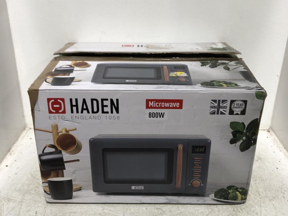 Lot 131  
            Chesterfield SR45 - Parcel Delivery Only 

                
HADEN 800W MICROWAVE BLACK (LOCATION: G3)